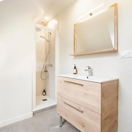 Ancien Atelier Maison Style & Moderne Ferienhaus